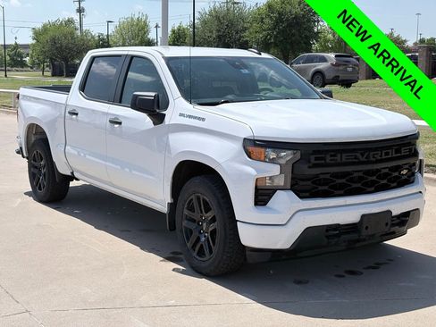 Used 2022 Chevrolet Silverado 1500 Custom image 1