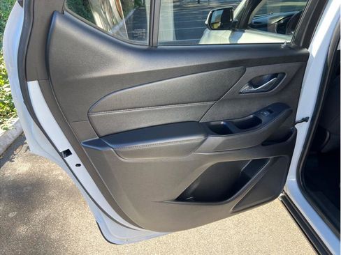 Used 2018 Chevrolet Traverse LT image 13