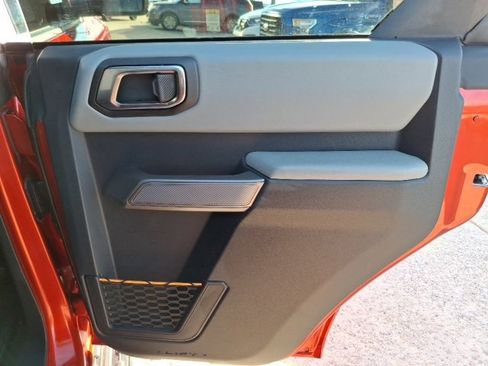 Used 2022 Ford Bronco Badlands image 10