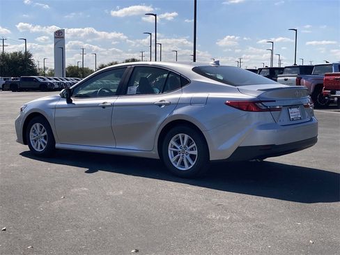 New 2026 Toyota Camry LE image 5