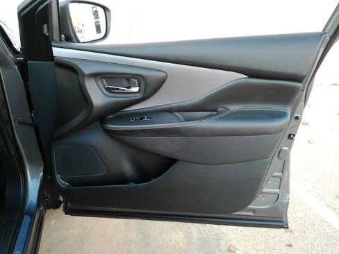 Used 2019 Nissan Murano SV image 18