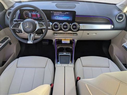 Used 2026 Mercedes-Benz GLB 250 4MATIC image 14