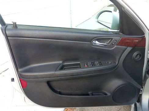 Used 2011 Chevrolet Impala LS FWD image 16