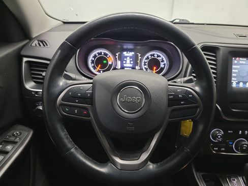 Used 2020 Jeep Cherokee Latitude w/ Cold Weather Group image 17