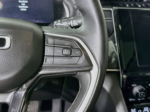 Used 2023 Jeep Grand Cherokee Laredo w/ Luxury Tech Group I AWD/4WD image 22