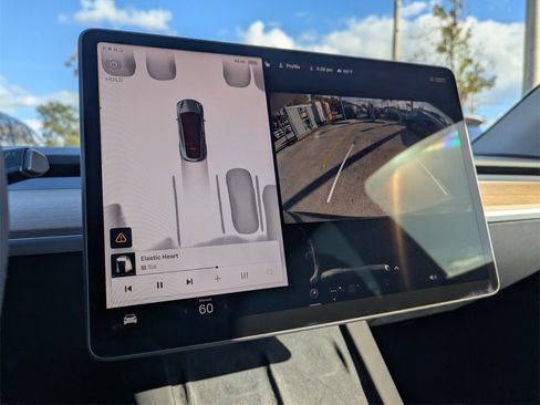 Used 2023 Tesla Model Y Long Range image 30