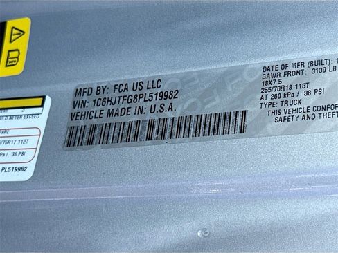 Used 2023 Jeep Gladiator Overland image 37