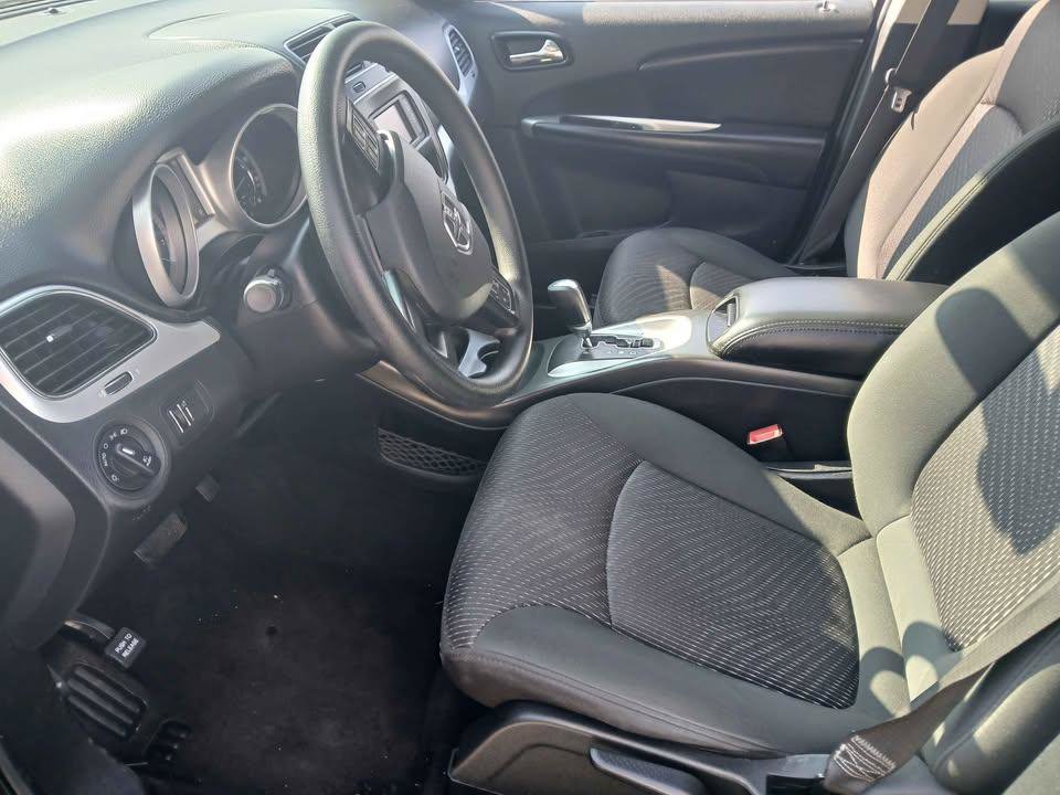 Used 2019 Dodge Journey SE w/ Blacktop Package FWD image 11