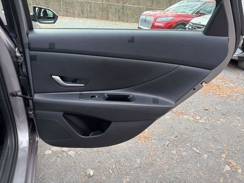 Certified 2023 Hyundai Elantra SEL image 12