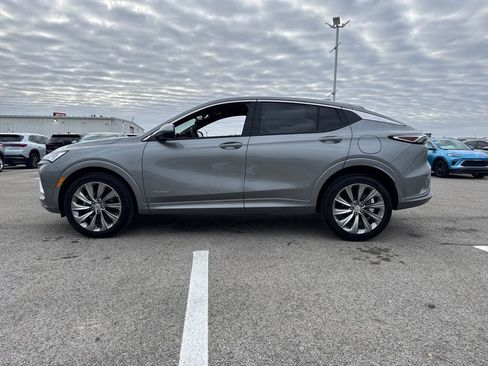 New 2026 Buick Envista Avenir image 2