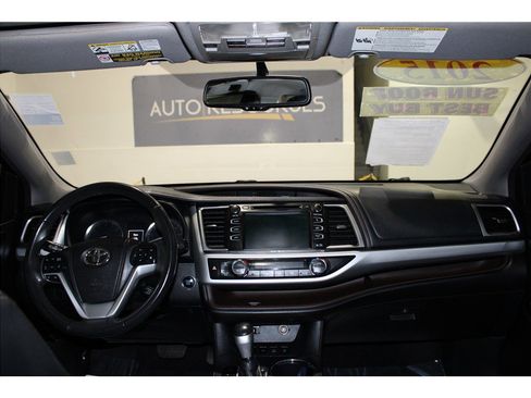 Used 2015 Toyota Highlander XLE image 14