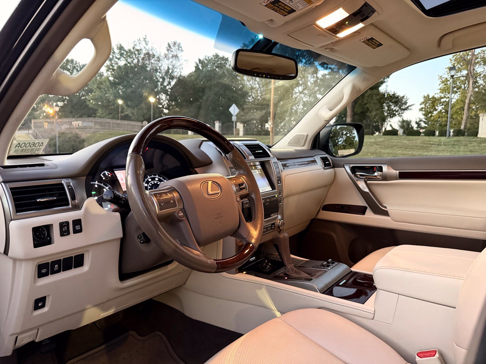 Used 2019 Lexus GX 460 Premium AWD/4WD image 15