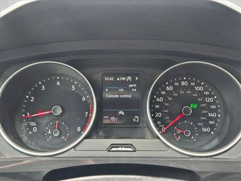 Used 2021 Volkswagen Tiguan SE FWD image 8