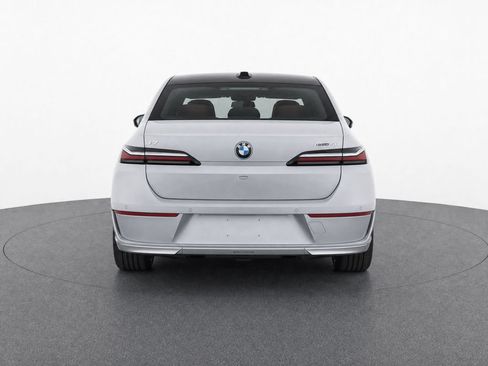 Used 2024 BMW i7 eDrive50 w/ Executive Package RWD image 4