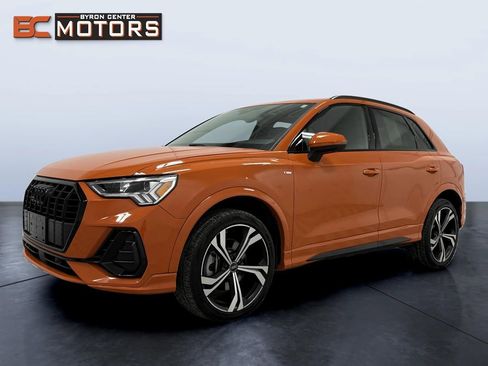 Used 2023 Audi Q3 2.0T Premium Plus w/ Premium Plus Package image 2