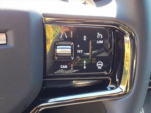 Used 2026 Land Rover Range Rover Evoque S image 15