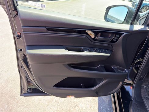 Used 2025 Honda Odyssey Touring image 11