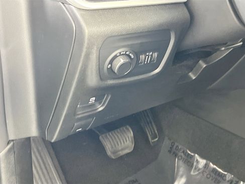 Used 2022 Jeep Grand Cherokee L Laredo image 10