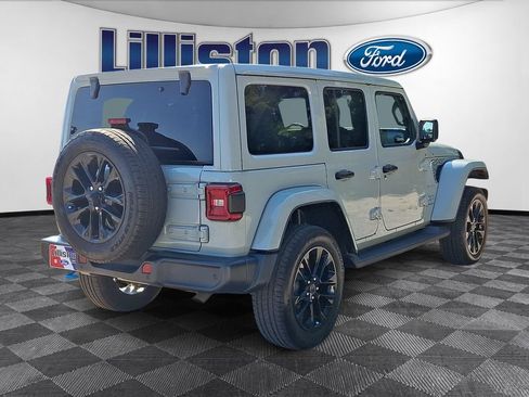 Used 2024 Jeep Wrangler Unlimited Sahara w/ Safety Group AWD/4WD image 4