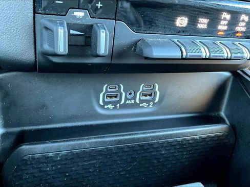 Used 2022 RAM 3500 Laramie w/ Night Edition AWD/4WD image 17