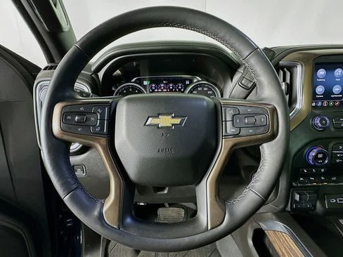 Used 2019 Chevrolet Silverado 1500 High Country w/ Technology Package image 16