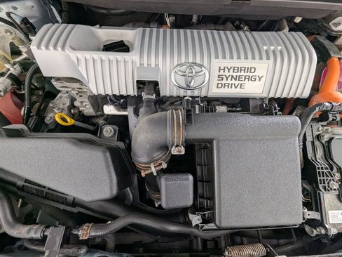 Used 2014 Toyota Prius Two image 12