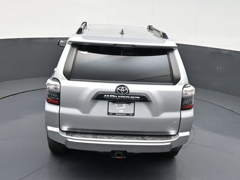 Used 2020 Toyota 4Runner TRD Off-Road Premium w/ Moonroof Package AWD/4WD image 16