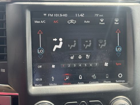 Used 2018 RAM 2500 Laramie w/ Sport Appearance Group AWD/4WD image 25