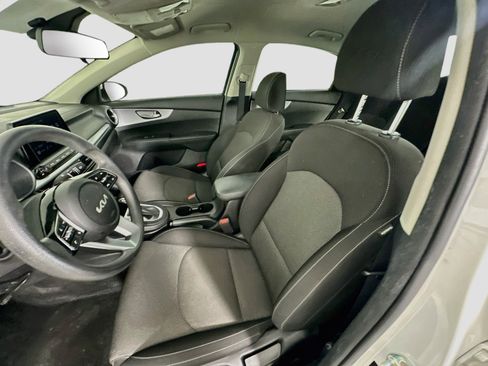Used 2022 Kia Forte LXS FWD image 13