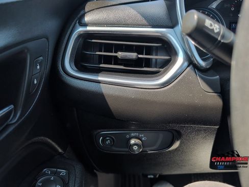 Used 2019 Chevrolet Equinox LT FWD image 28