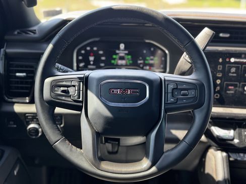 Used 2025 GMC Sierra 2500 AT4 AWD/4WD image 17