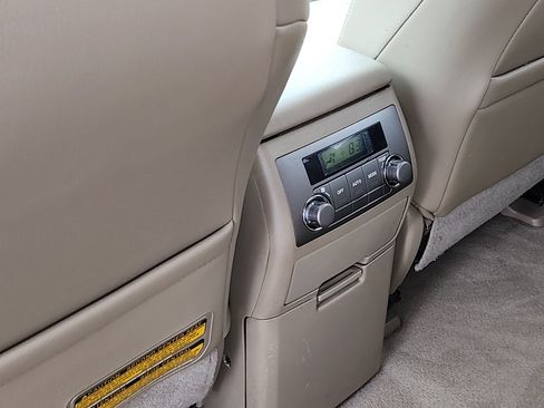 Used 2010 Toyota Highlander Limited image 23