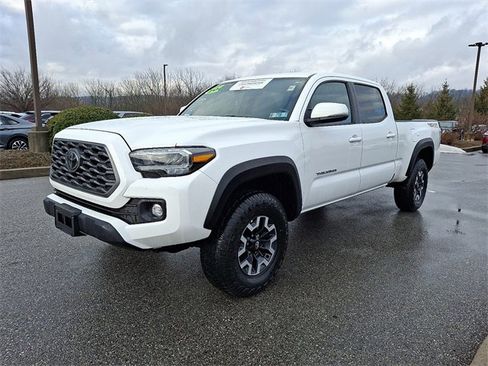 Certified 2023 Toyota Tacoma TRD Off-Road image 3