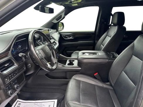 Used 2022 Chevrolet Suburban Z71 w/ Luxury Package AWD/4WD image 12