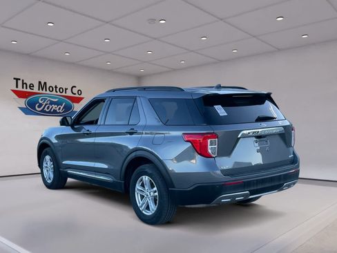 Certified 2023 Ford Explorer XLT w/ Equipment Group 202A image 7