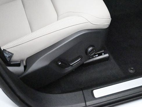 New 2026 Volvo XC60 B5 Core w/ Climate Package image 37