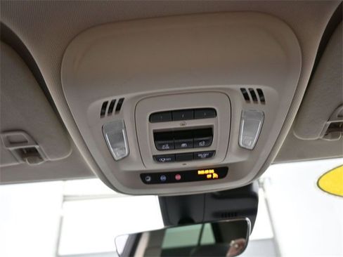 Used 2022 Buick Envision Avenir w/ Technology Package II image 12