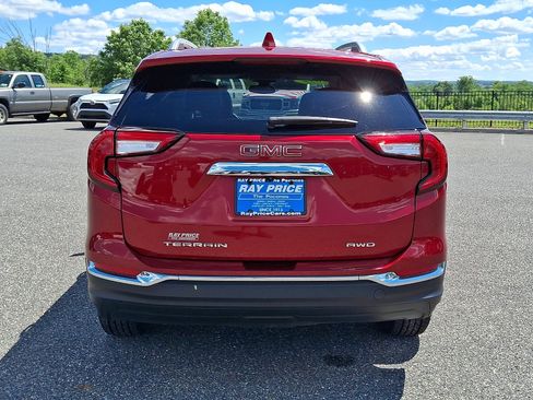 Used 2022 GMC Terrain SLT w/ Infotainment Package II AWD/4WD image 6
