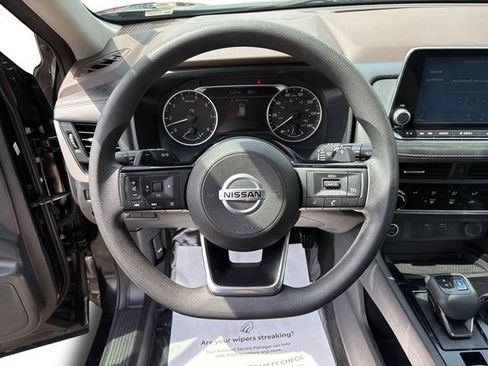 Used 2021 Nissan Rogue S AWD/4WD image 15