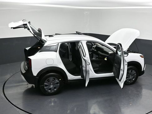 New 2026 Nissan Kicks S image 29