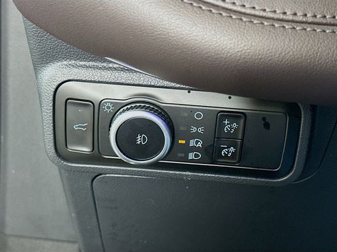 Used 2025 Ford Explorer Platinum w/ LUX Leather Package image 17