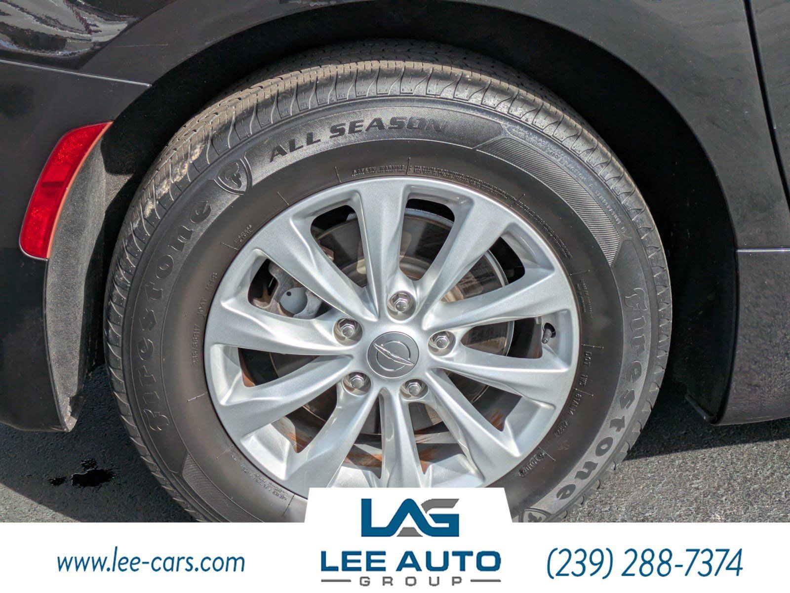 Used 2019 Chrysler Pacifica Touring-L FWD image 10
