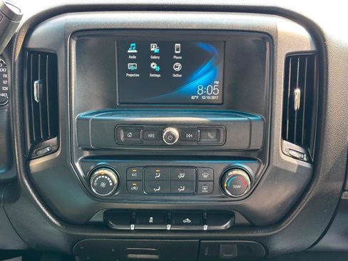 Used 2018 Chevrolet Silverado 1500 Custom w/ Custom Value Package AWD/4WD image 20
