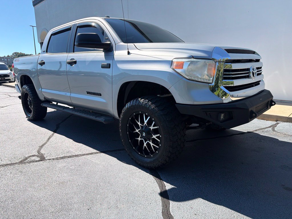 Used 2017 Toyota Tundra SR5 w/ SR5 Upgrade Package RWD image 3