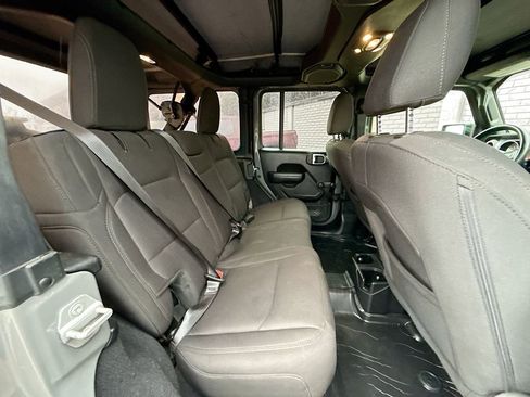 Used 2022 Jeep Wrangler Unlimited Sport image 31