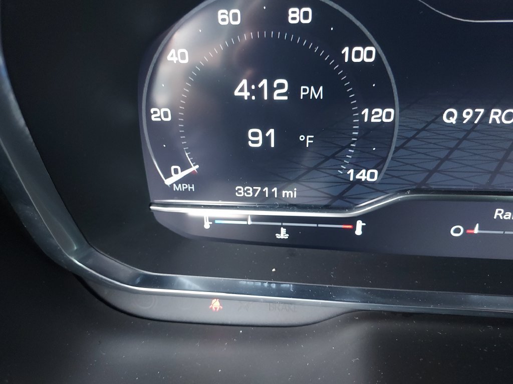 Used 2024 GMC Yukon AT4 w/ Technology Package AWD/4WD image 19