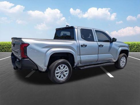 Certified 2025 Toyota Tacoma SR image 4