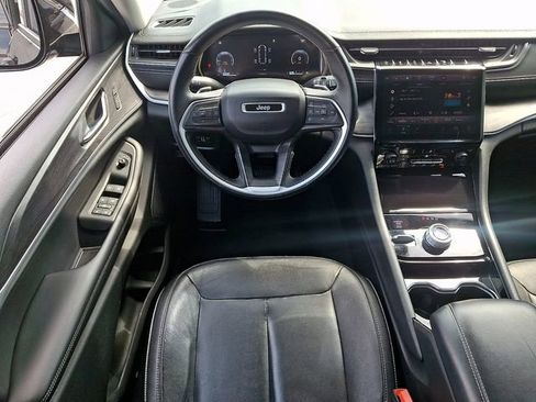 Used 2022 Jeep Grand Cherokee L Limited AWD/4WD image 11