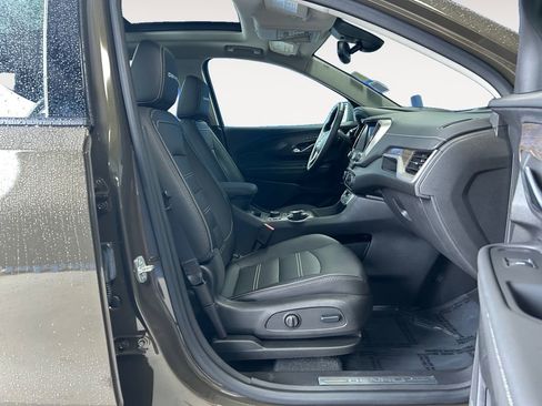 Used 2024 GMC Terrain Denali w/ Denali Premium Package image 10