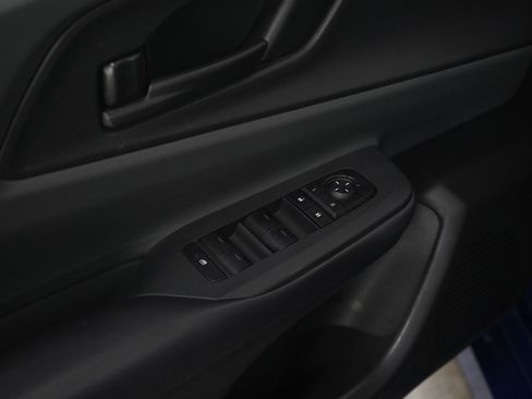 Used 2023 Toyota Prius LE FWD image 20
